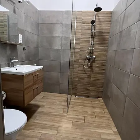 Dob-lak With Free Parking Budapest